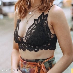 New black lace bralette~